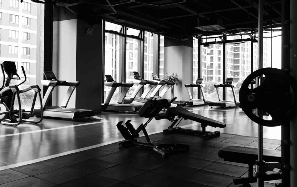 Fitnessstudio-eröffnen-unsplash-Risen Wang