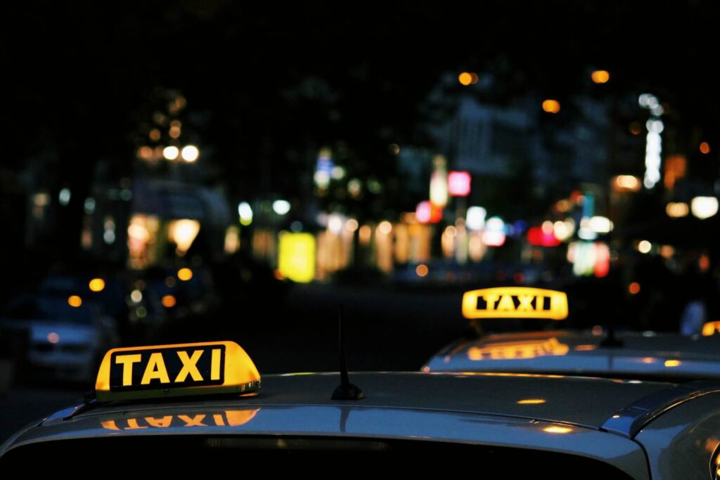 Taxiunternehmen gründen lexi-anderson-unsplash