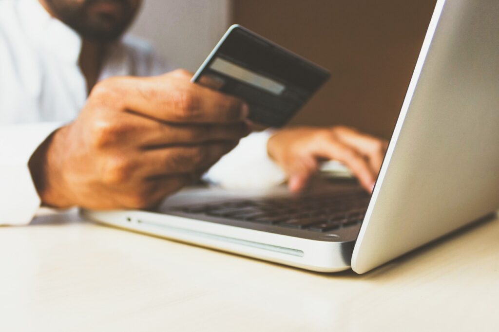 Qué necesito para cobrar con TPV Virtual © pixabay