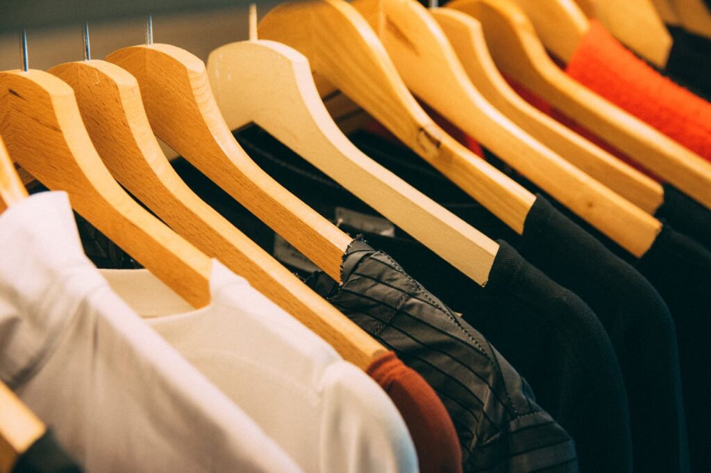 Amplia tu línea de productos para hacer crecer tu negocio de ropa (c) pexels.com